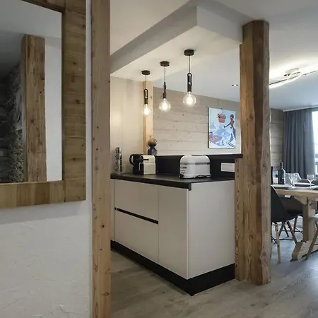 Apartment Cosy T3 Renove, Ski-in/ski-out, Balcon, Parking Prive, Centre - Fr-1-664-40 Courchevel